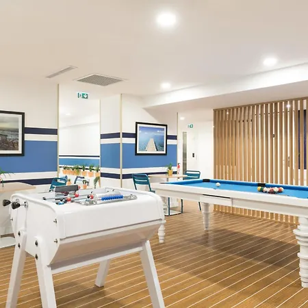 The Deck Hotel By Happyculture-3